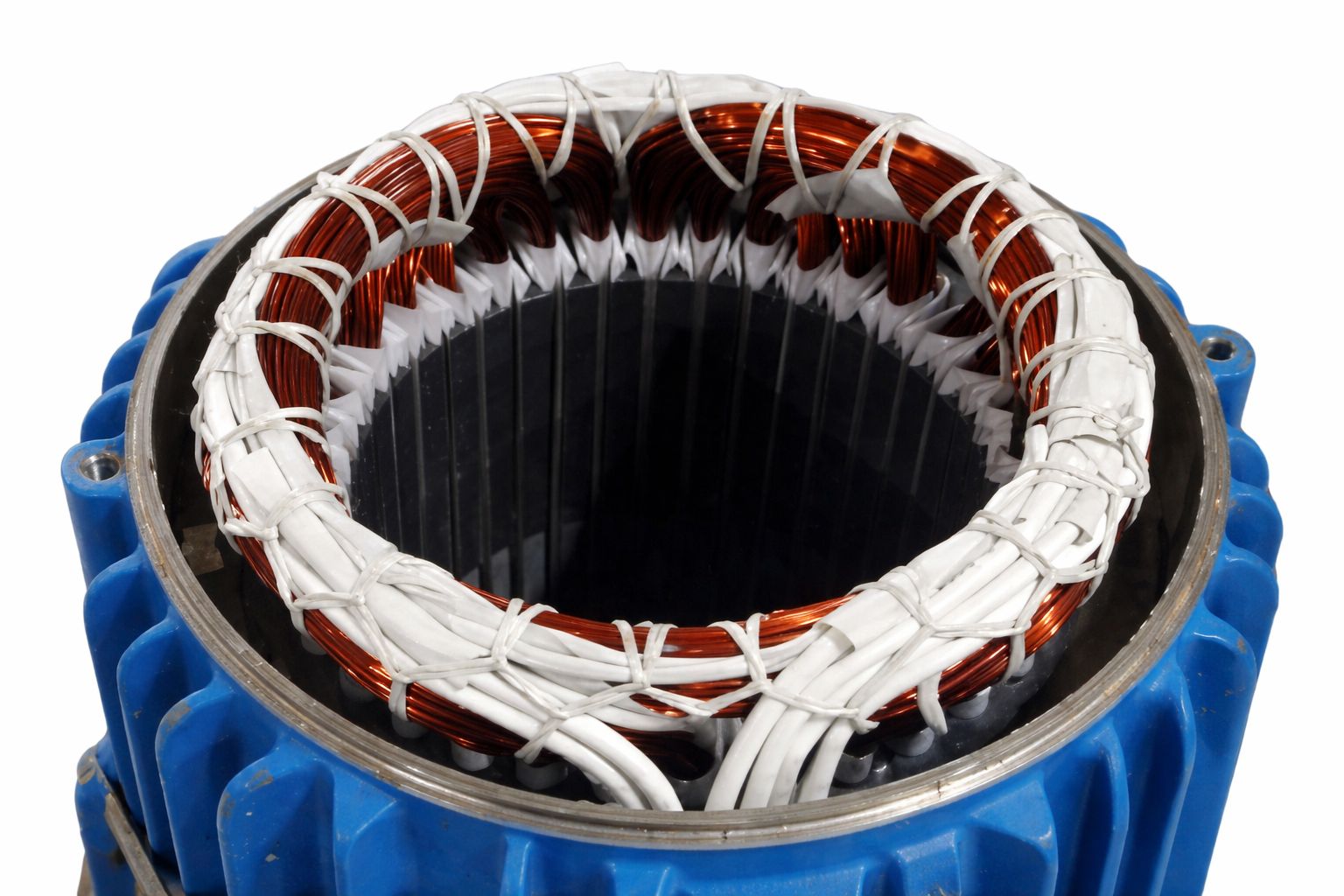Estator com enrolamento azul e cobre